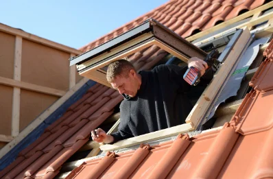 Pose de fenêtres de toit Velux à Bettviller